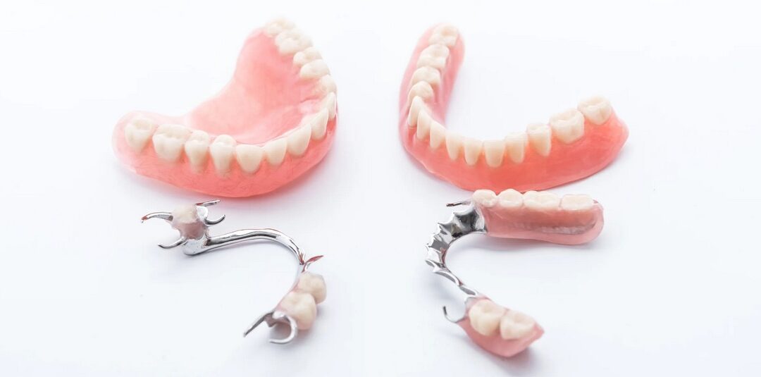 Plano odontológico com próteses em porcelana a partir de 12x 158,60/por pessoa 5 (3)